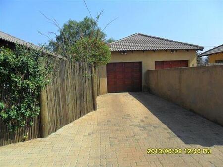 3 Bedroom Townhouse in Lydenburg