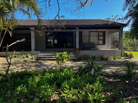 4 Bedroom House in Leisure Bay