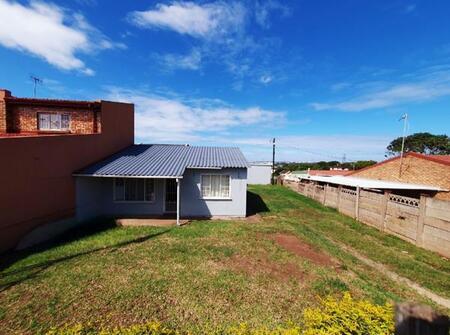 2 Bedroom House in Grove End