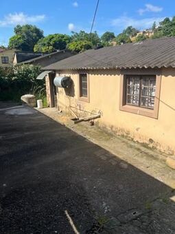 2 Bedroom House in Umlazi