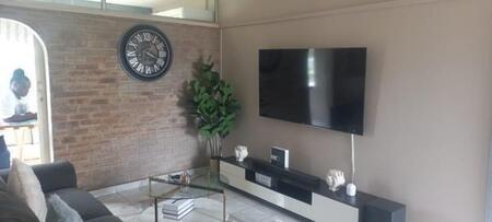 1.5 Bedroom Apartment in Morningside