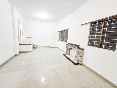 4 Bedroom Apartment in Glenwood
