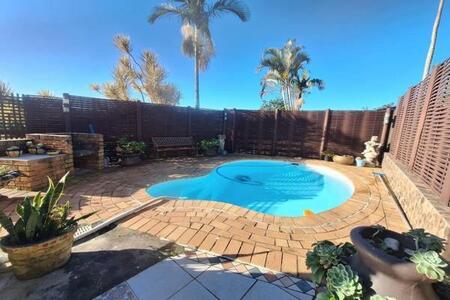 2 Bedroom Apartment in Amanzimtoti