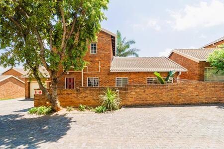 3 Bedroom Townhouse in Wilgeheuwel