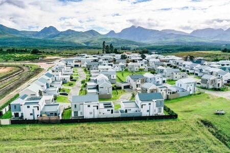 3 Bedroom Duplex in Kraaibosch Park