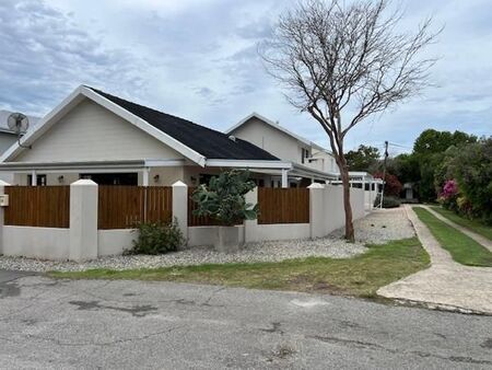 3 Bedroom House in Leisure Isle