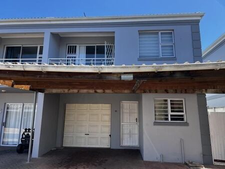 3 Bedroom Townhouse in Parklands