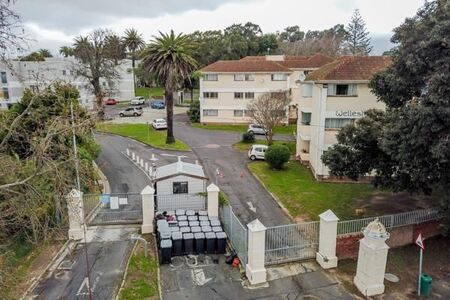 1 Bedroom Apartment in Wynberg Upper