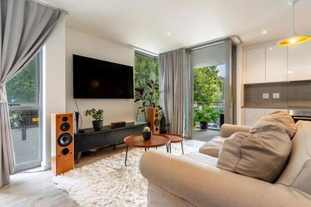 2 Bedroom Apartment in Kenilworth Upper