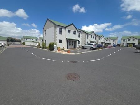 2 Bedroom Duplex in Parklands North