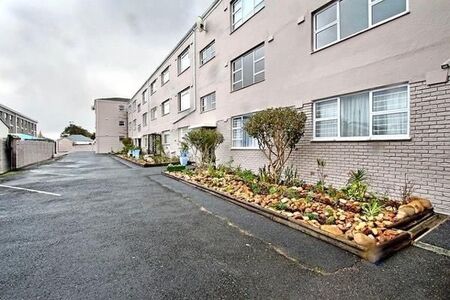 2 Bedroom Apartment in Diep River