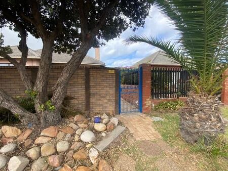 1 Bedroom Apartment in Fish Hoek