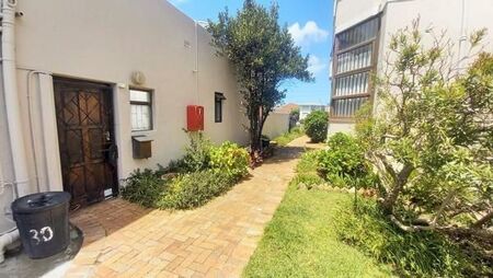 1 Bedroom Apartment in Rondebosch