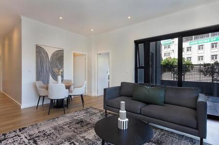 2 Bedroom Apartment in Newlands