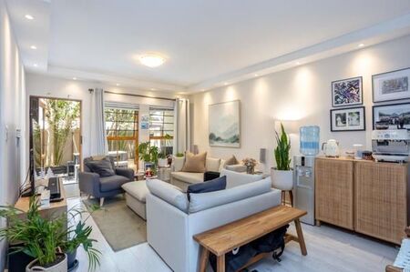 2 Bedroom Apartment in Sea Point