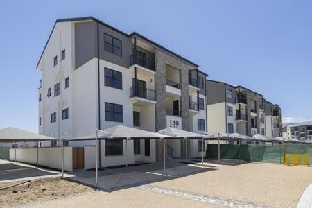 2 Bedroom Apartment in Somerset West Central