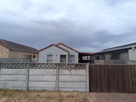 3 Bedroom house rented in Strandfontein, Mitchells Plain
