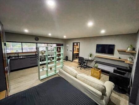 1 Bedroom House in Waterfall