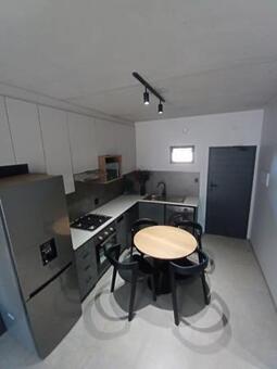 2 Bedroom Apartment in Waterkloof Ridge