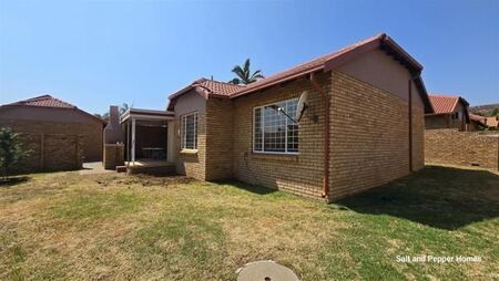 3 Bedroom Townhouse in Magalieskruin