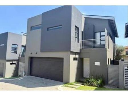 4 Bedroom Cluster in Bryanston