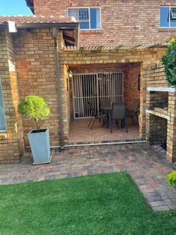 1 Bedroom Flat in Sundowner