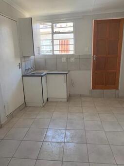 Studio apartment in Rosettenville