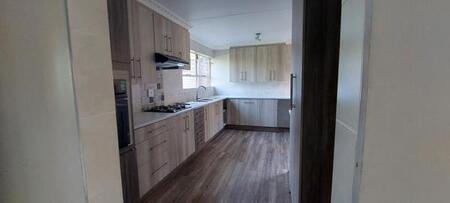 3 Bedroom Apartment in Vanderbijlpark Central