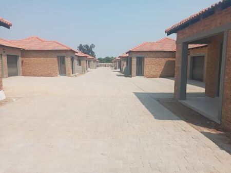 2 Bedroom Townhouse in Riversdale