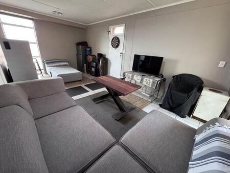 2 Bedroom Apartment in Vanderbijlpark Sw