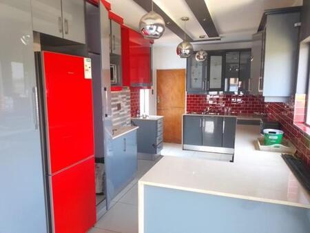 4 Bedroom House in Denneoord