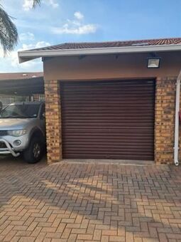 2 Bedroom Townhouse in Sunward Park