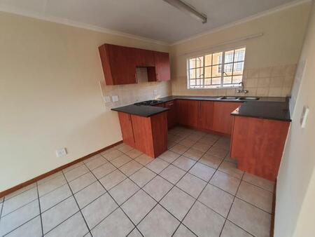 2 Bedroom Apartment in Rooihuiskraal