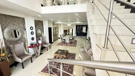 6 Bedroom House in Blue Valley Golf Estate