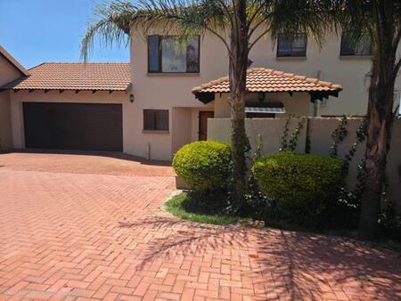 3 Bedroom House in Thatchfield