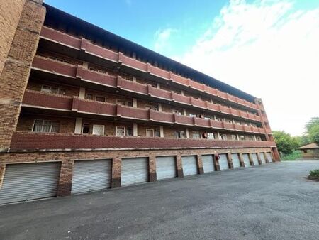 2 Bedroom Apartment in Zwartkop