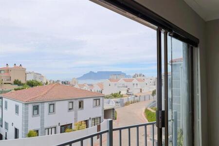 3 Bedroom Townhouse in West Beach