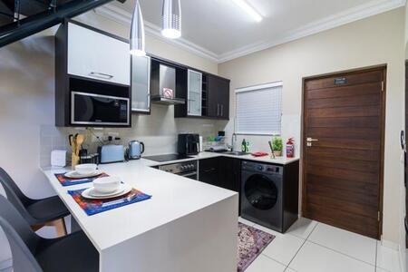 2 Bedroom Apartment in Table View