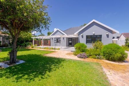 3 Bedroom House in Meadowridge