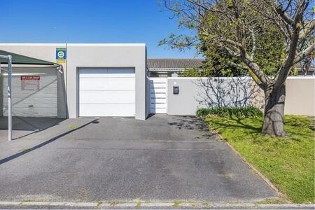 2 Bedroom House in Kenilworth