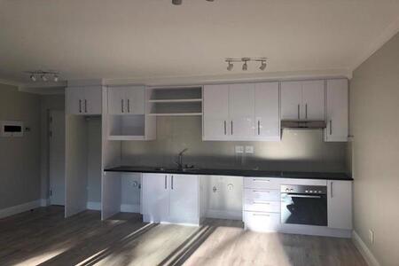 2 Bedroom Apartment in Kenilworth Upper