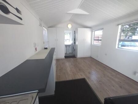 1 Bedroom Flat in Peerless Park