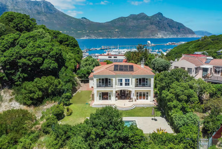 4 Bedroom House in Hout Bay and surrounds