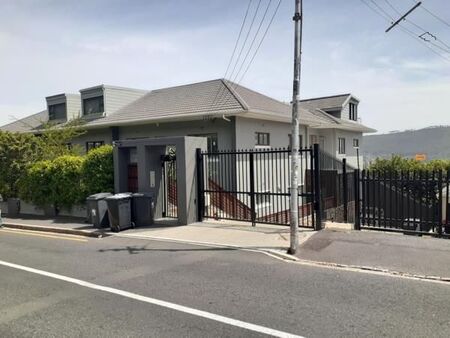 2 Bedroom Flat in Vredehoek