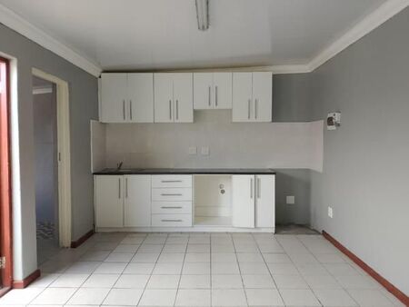 1 Bedroom Apartment in Grassy Park