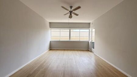 2 Bedroom Apartment in Sea Point