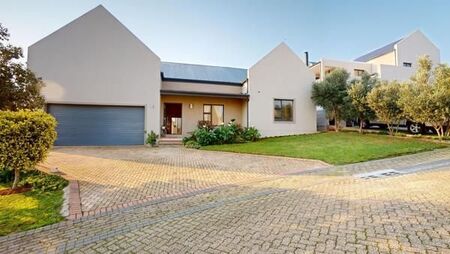 3 Bedroom Duplex in Berg En Dal