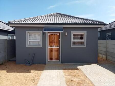 2 Bedroom House in Groenheuwel
