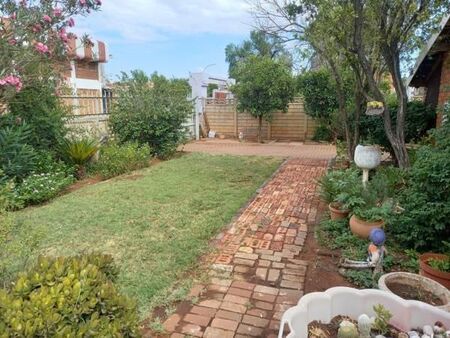 2 Bedroom House in Beaconsfield