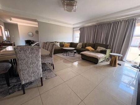 5 Bedroom house to rent in Amandasig, Akasia